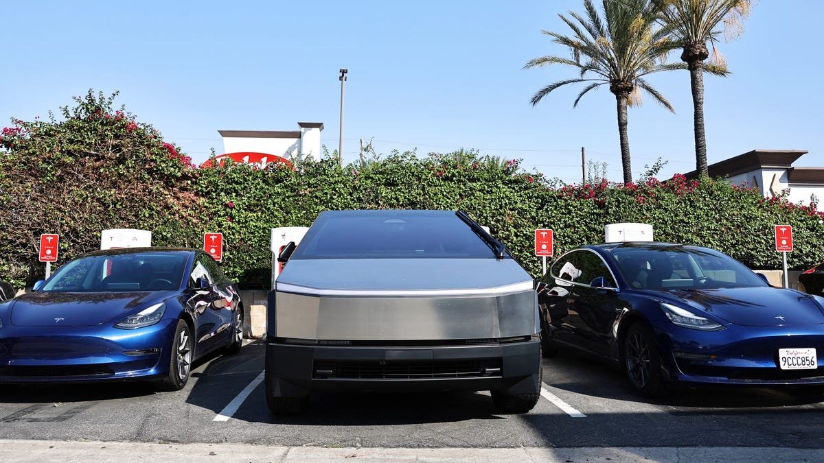 Tesla no longer enforces penalties against people who sell their Cybertruck